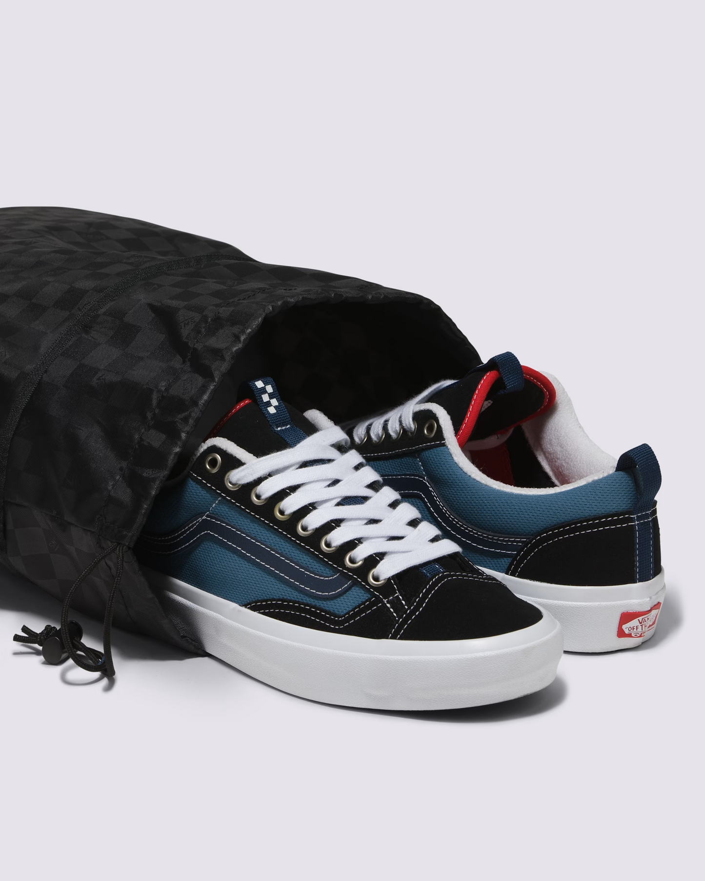 Skate Overnight Pack (Black)